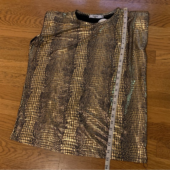 Padded shoulders muscle Tee metallic gold/black size M/L - Picture 11 of 13